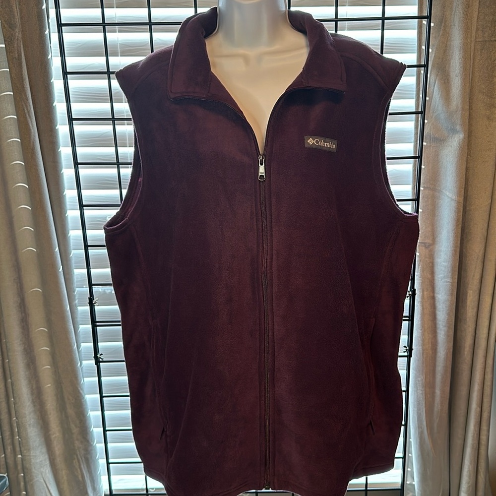 Columbia Women's Burgundy Vest